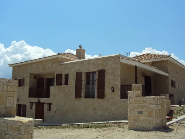 Nektarios & Denise Residence — view 12